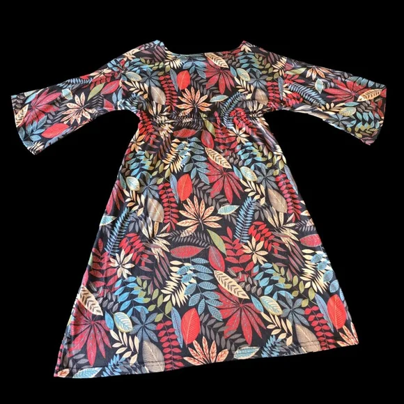 Women’s Criss Cross‎ Size Small Dress, Excellent Condition - Picture 2 of 5